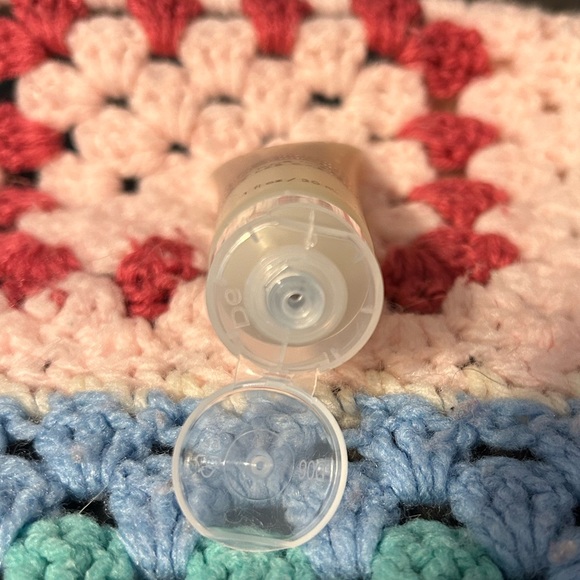 New sealed Ouai shampoo mini - Picture 2 of 2